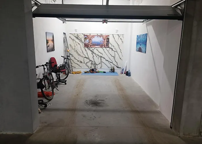 Cozy Flat азур Saints Constantine and Helena