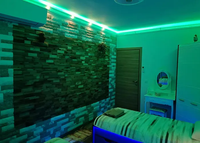 Cozy Flat азур Saints Constantine and Helena